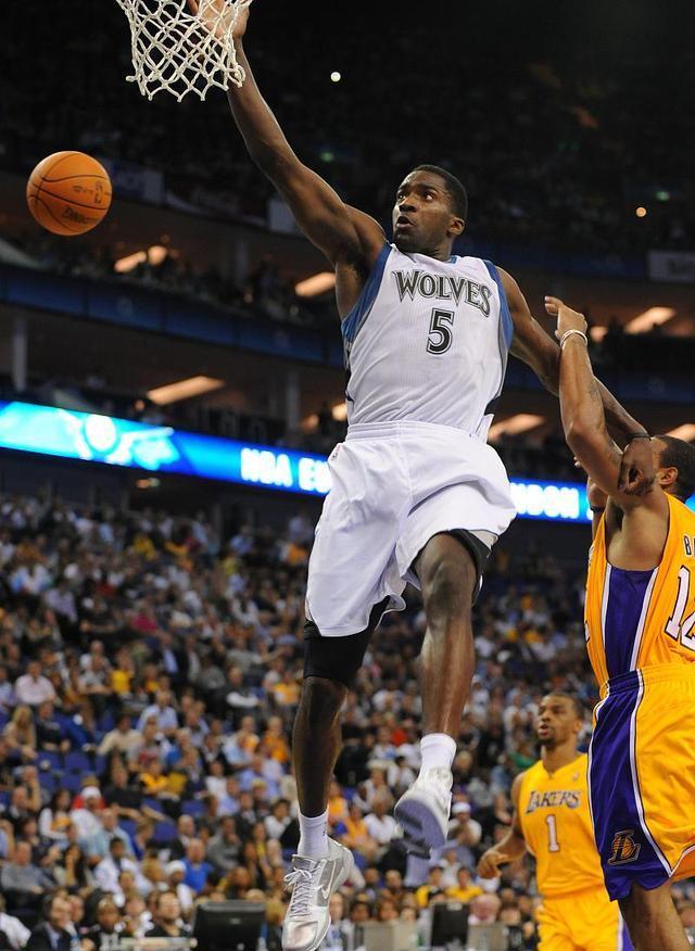 开云官网-包含明尼苏达森林狼围绕NBA季后赛扳平良机Faker在DWG比赛中大比分领先，媒体一致点评：莎拉波娃在瑞士队比赛中战术调整的词条-开云官网